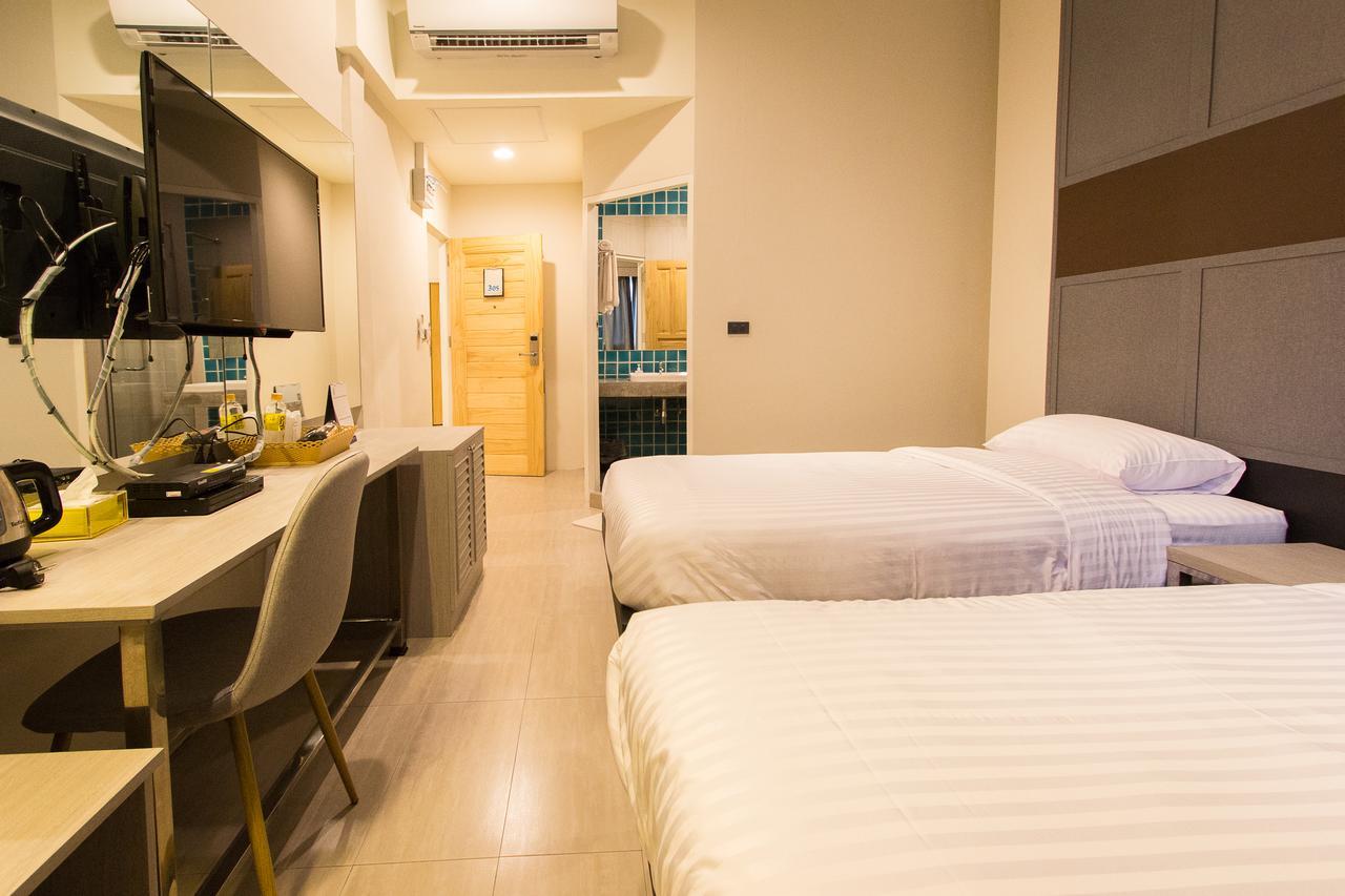 Lazy Sunday Hostel Bangkok Bagian luar foto