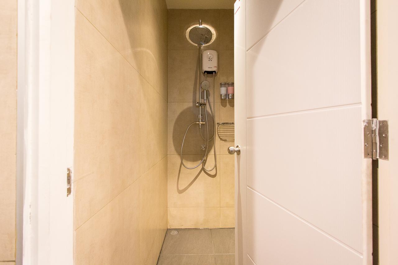 Lazy Sunday Hostel Bangkok Bagian luar foto