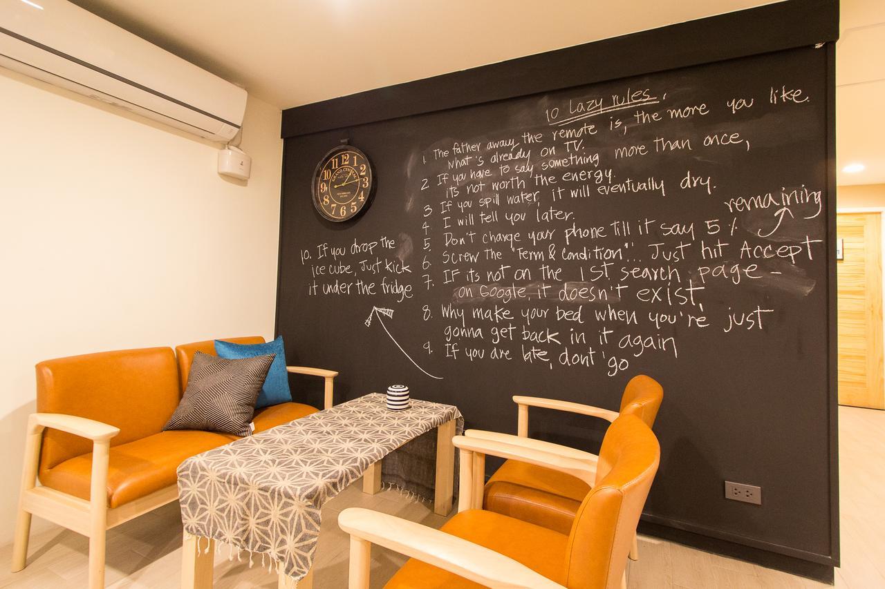 Lazy Sunday Hostel Bangkok Bagian luar foto